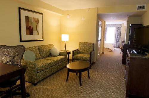 Posezení v ubytování Hilton Garden Inn Gainesville