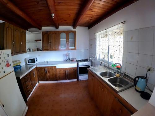 Una cocina o cocineta en Casa en playa de Llico, Vichuquén
