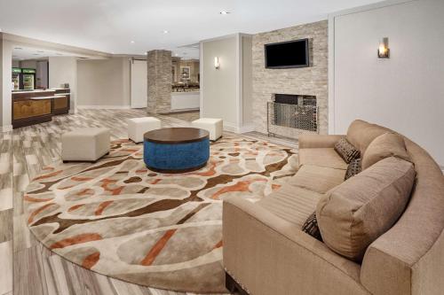 Homewood Suites by Hilton Indianapolis At The Crossing Image