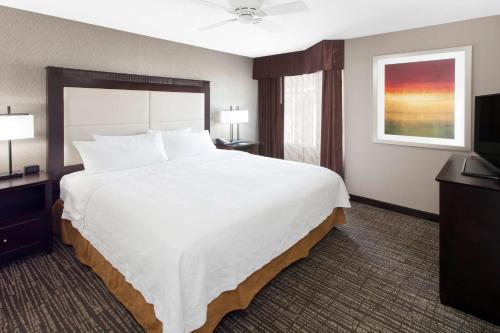 Homewood Suites by Hilton Indianapolis At The Crossing Image