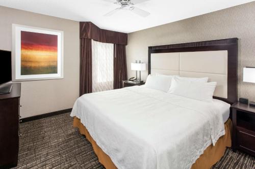 Homewood Suites by Hilton Indianapolis At The Crossing Image