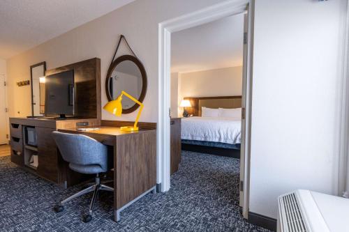 Ένα ή περισσότερα κρεβάτια σε δωμάτιο στο Hampton Inn by Hilton of Kuttawa Eddyville