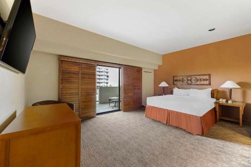 Hilton Vacation Club Cancun Resort Las Vegas Image
