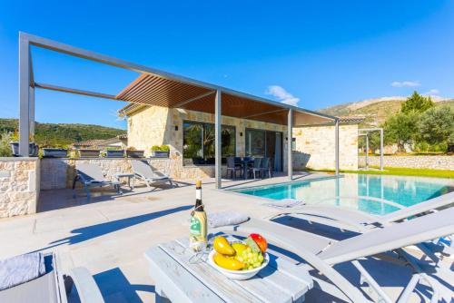 Πισίνα στο ή κοντά στο Villa Ersi