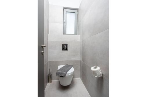 Ένα μπάνιο στο Villa Ersi