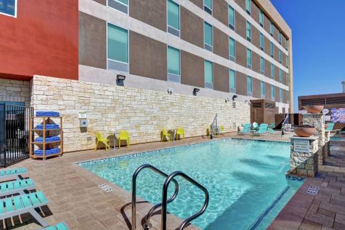 Home2 Suites By Hilton Las Vegas Strip South Image
