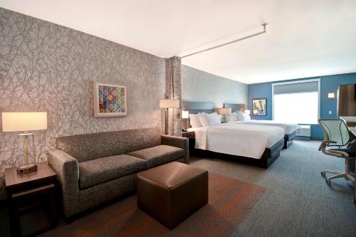 Postel nebo postele na pokoji v ubytování Home2 Suites by Hilton Las Vegas Convention Center - No Resort Fee