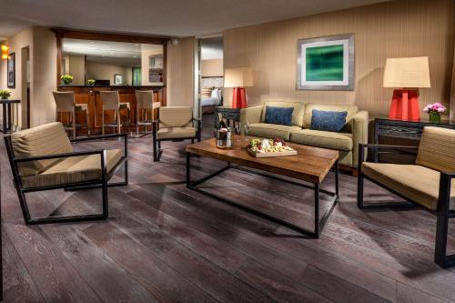 Hotel Maya - a DoubleTree by Hilton Hotel Image