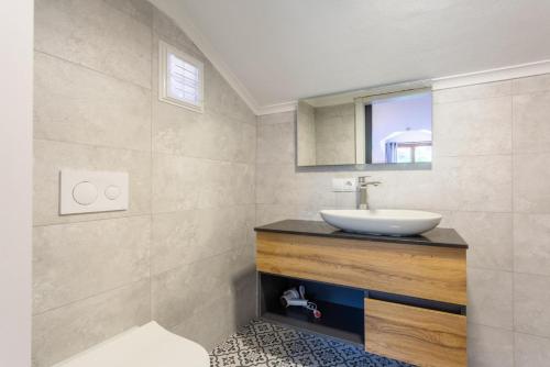 Bilik mandi di Villa Derya Paradise