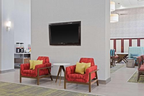 Hampton Inn & Suites Orlando International Drive North Image
