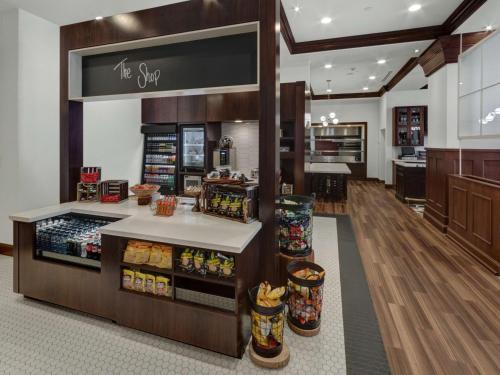 a store with a food counter in a store at Hilton Garden Inn Milwaukee Downtown in Milwaukee