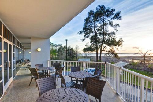 Balkoni atau teres di Hampton Inn Mobile/East Bay