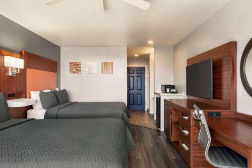 ภาพในคลังภาพของ Travelodge by Wyndham Depoe Bay ในดีโพเบย์