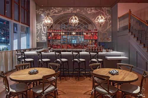 Hilton Garden Inn Downtown Dallas Image