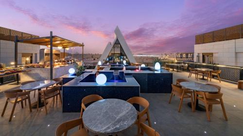 Restaurace v ubytování Radisson Blu Hotel Riyadh Qurtuba