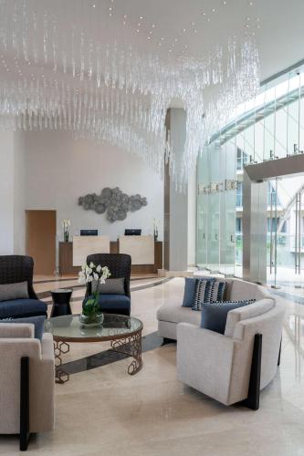 Un lugar para sentarse en Radisson Blu Hotel & Residence Nairobi Arboretum