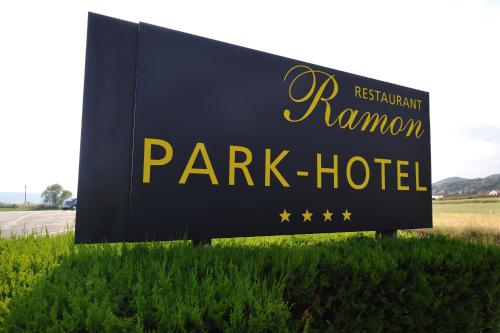 Сертификат, награда, вывеска или другой документ, выставленный в Ramón Park-Hotel