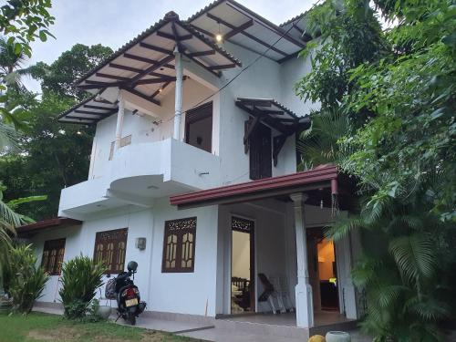 Bangunan di mana terletaknya rumah percutian