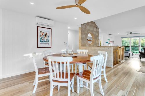 Imagine din galeria proprietății Sandy Hills Beach House by Ready Set Stay- BYO LINEN & TOWELS în Saint Andrews Beach