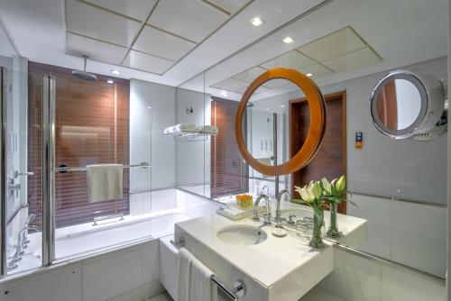 Majestic Premier Hotel Burdubai Image