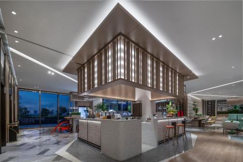 Ein Sitzbereich in der Unterkunft EVEN Hotels Shenzhen Guangming Cloud Park by IHG