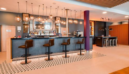 Лаундж или бар в Premier Inn Mannheim City Centre