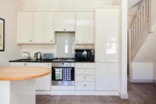 The Kilburn Crib - Stunning 3BDR Flat