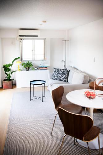 #9 3mins to station 1stop to Shinjuku Stylish apartment with plenty of sunlight