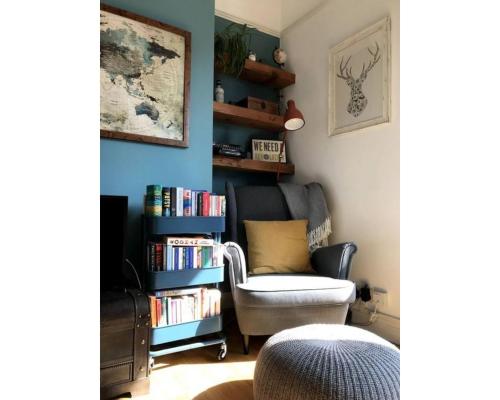Bright, book-filled flat in artsy Stokes Croft photo 5