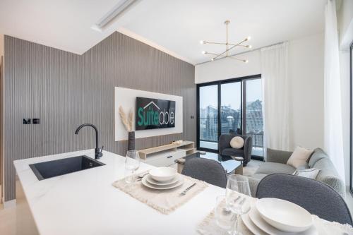 Canal front apartment with Burj Khalifa view by Suiteable