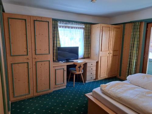 TV a/nebo společenská místnost v ubytování Apartment Gratzerhof-2 by Interhome
