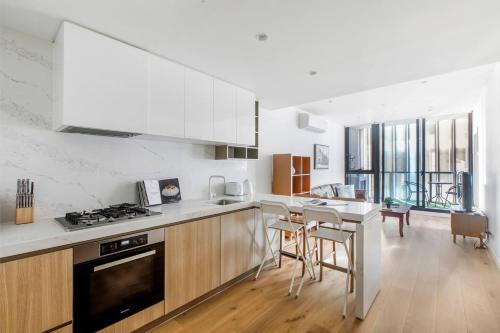 'Coventry Calling' A Lifestyle Centric Abode – Photos 2