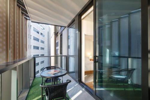 'Coventry Calling' A Lifestyle Centric Abode – Photos 3