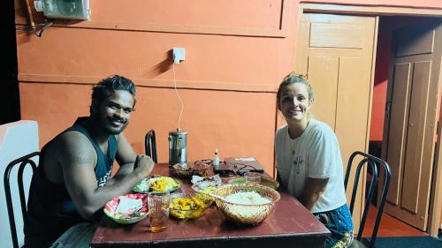Bebidas en Coconut Leaf Shadow Guest