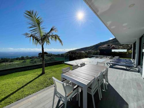 Panoramic View: Lux 3 bed with heated pool