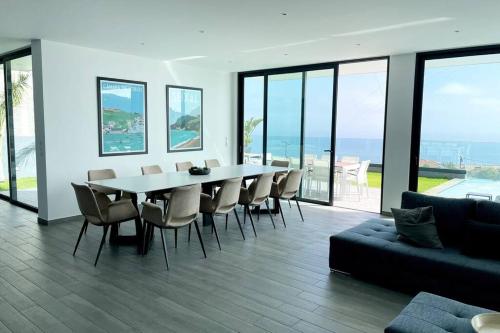 Panoramic View: Lux 3 bed with heated pool