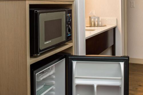 Dapur atau dapur kecil di DoubleTree by Hilton Olympia