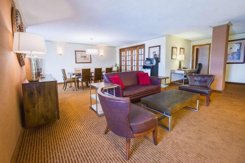 DoubleTree by Hilton Philadelphia Airport Image