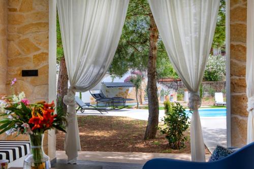 Taman di luar My Place Hvar