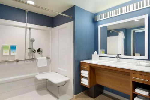 Home2 Suites By Hilton Glendale Westgate Image
