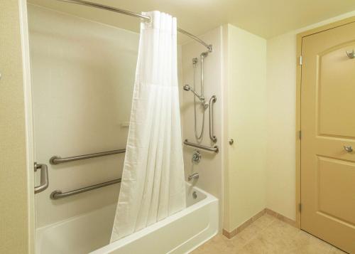 Ένα μπάνιο στο Hampton Inn Presque Isle