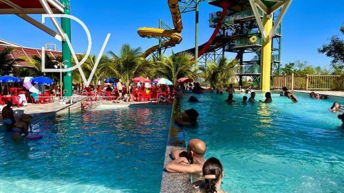 Bazén v ubytování Hotel Spazzio com Acesso Grátis Ao Acqua Park diRoma nebo v jeho okolí