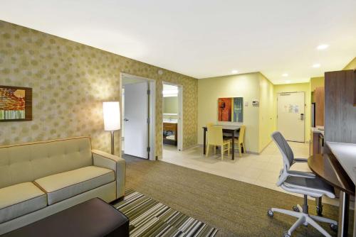 Posezení v ubytování Home2 Suites By Hilton Rapid City