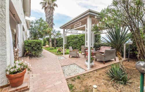 Amazing Apartment In Capo Rizzuto With Wifi And 1 Bedrooms