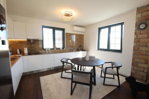 Una cocina o zona de cocina en Home Filip
