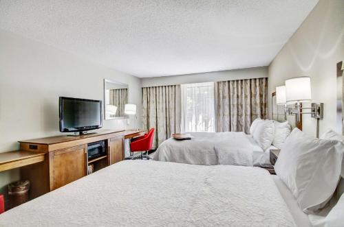 Postel nebo postele na pokoji v ubytování Hampton Inn Salem