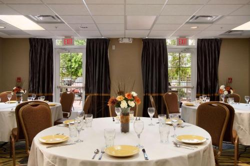 Restaurace v ubytování Homewood Suites by Hilton Rochester/Greece, NY