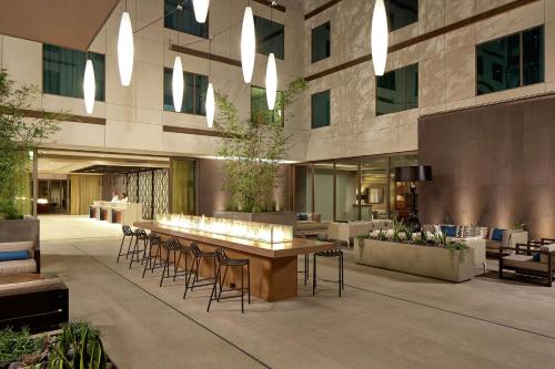 Hilton Garden Inn San Diego Downtown/Bayside, CA Image