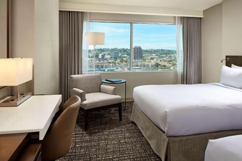 Hilton San Diego Mission Valley Image