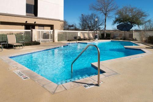 Πισίνα στο ή κοντά στο Hampton Inn and Suites Schertz
